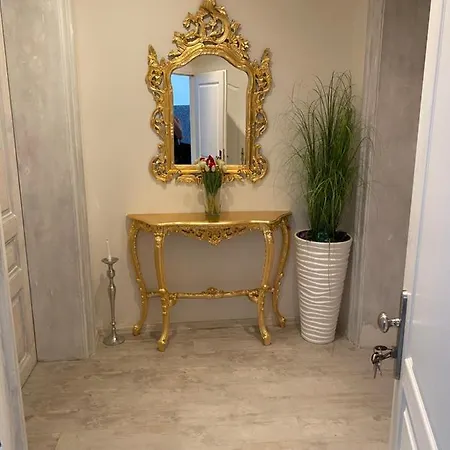 Tomas Gold Apartament *